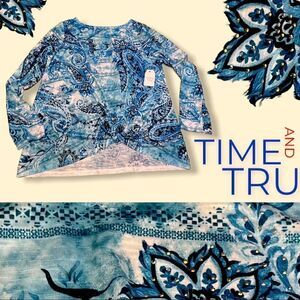 Time and Tru Knotted top paisley Blue L